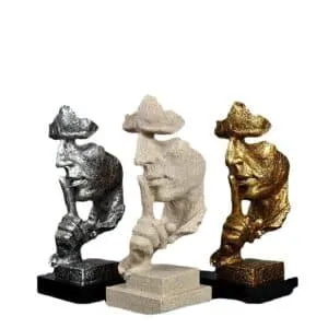 Statue af menneskeansigt i harpiks