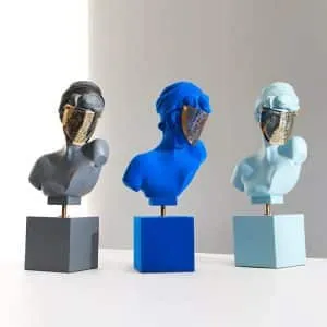 Escultura artesanal de arte abstrata colorida