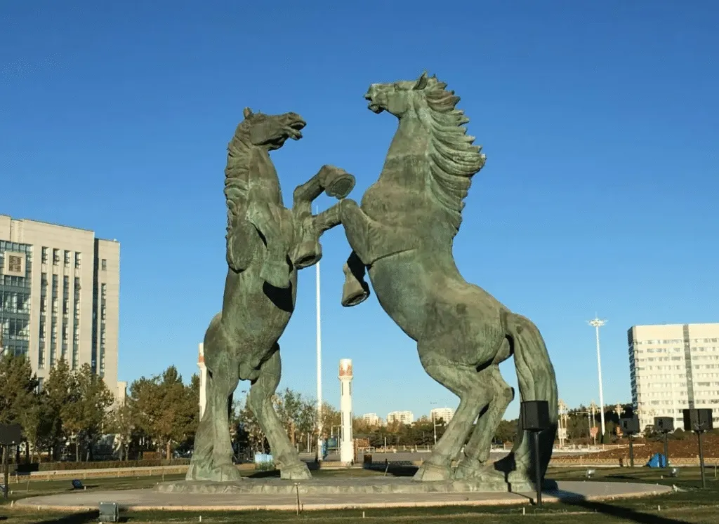 Chinese Horse-themed Cultural Sculptures, Enjoy the Horses 5 1714899553279